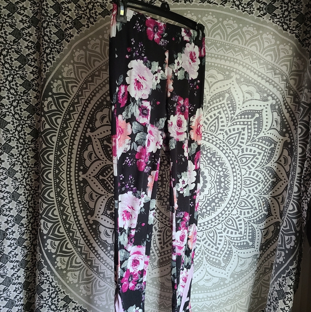 Sheer Mesh Panel, Peony Flower Print Leggings 🌸